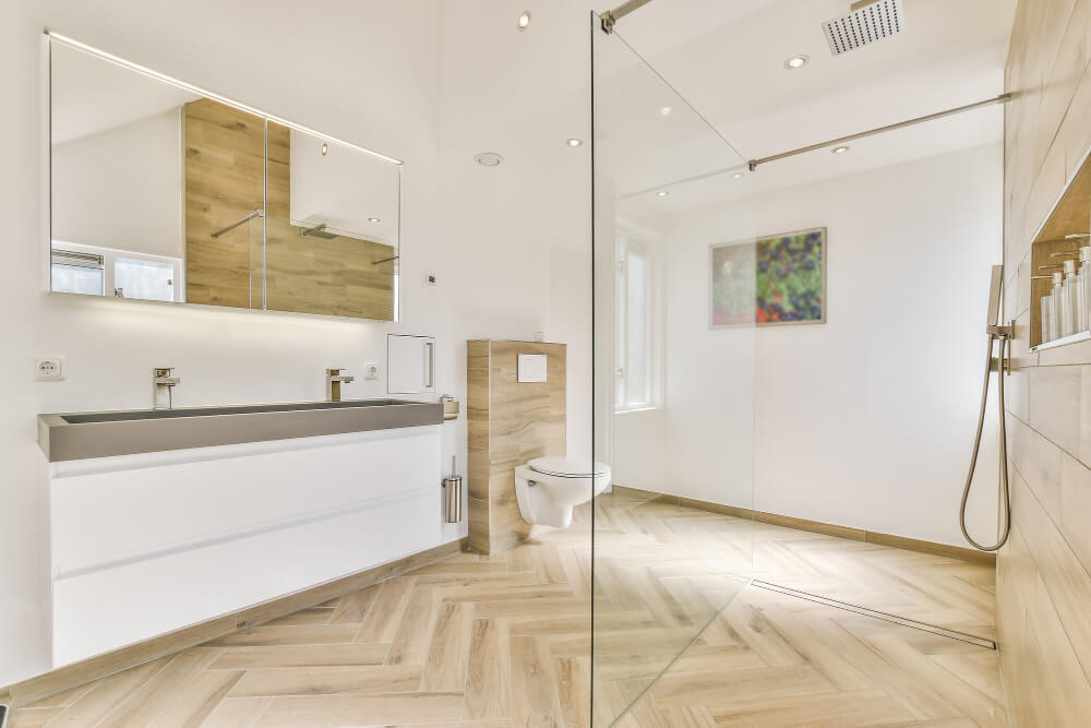 bright-elegant-bathroom-interior-luxury-house