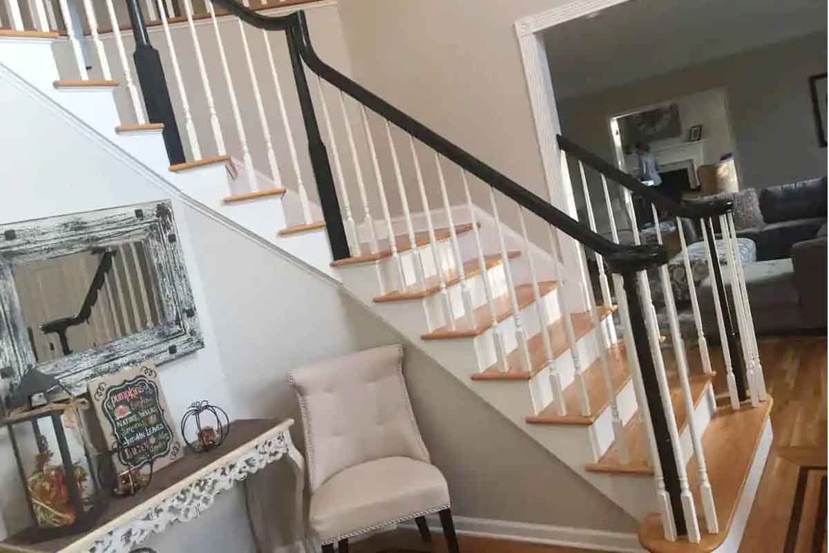 Modern staircase window ideas designed to enhance style in Redmond homes.