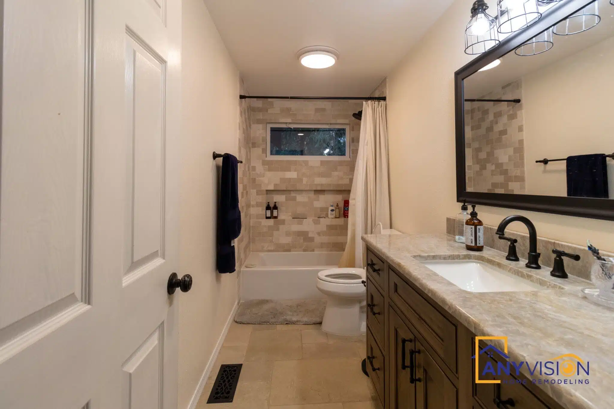 Ensuite with WC, vanity and window